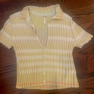 Super cute Free People button-up v-neck cropped cardigan